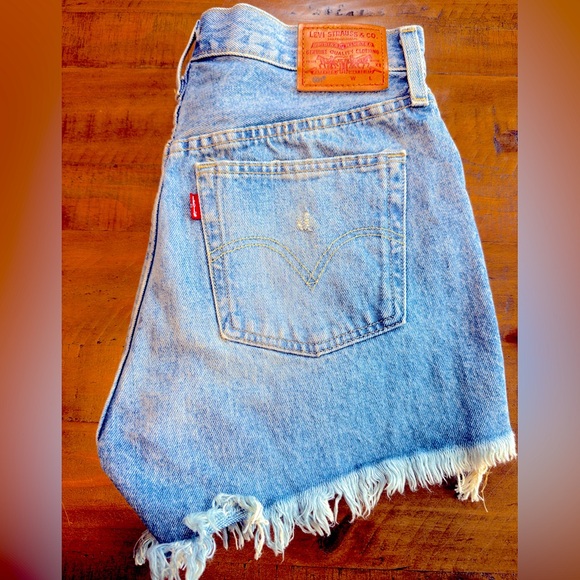 Levi's Premium 501 Medium Wash Jean Shorts size 26 nwot - Picture 1 of 7
